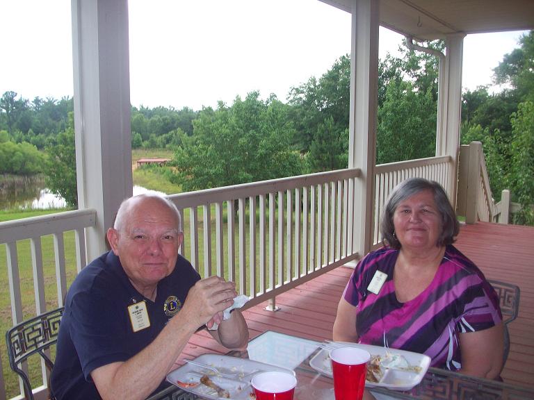 Past District Govenor Dick Smith and wife Marilynn.